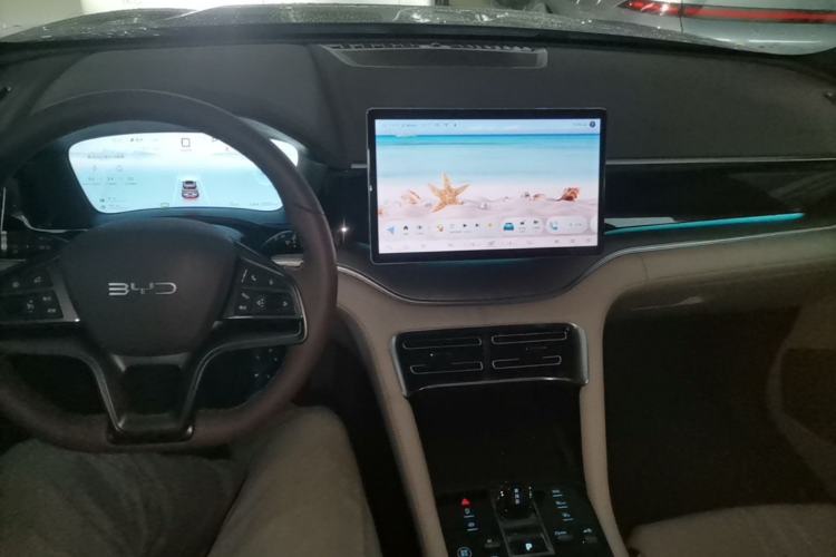 Used BYD Song PLUS New Energy 2025 DM-i 112KM Prestige Model Center Console