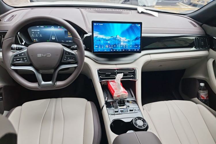 Used BYD Song PLUS New Energy 2025 DM-i 112KM Prestige Model Center Console