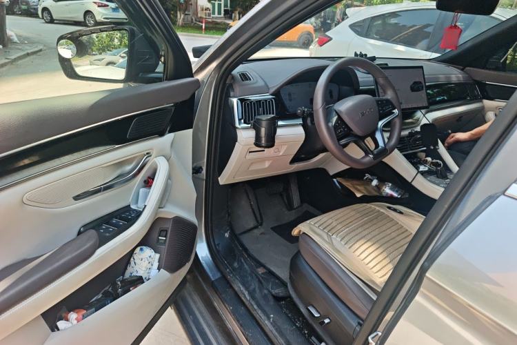 Used BYD Song PLUS New Energy 2025 DM-i 112KM Prestige Model Driver Seat