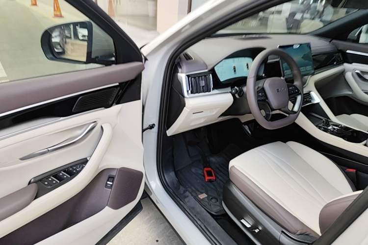 Used BYD Song PLUS New Energy 2025 DM-i Intelligent Driving 112KM Prestige Model Driver Seat