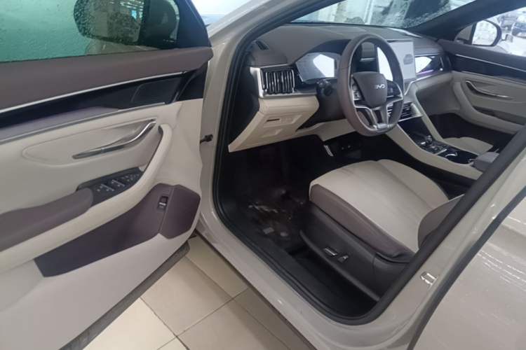 Used BYD Song PLUS New Energy 2025 DM-i 112KM Prestige Model Driver Seat