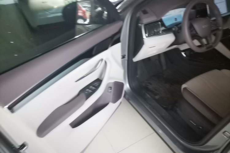 Used BYD Song PLUS New Energy 2025 DM-i 112KM Prestige Model Driver Seat