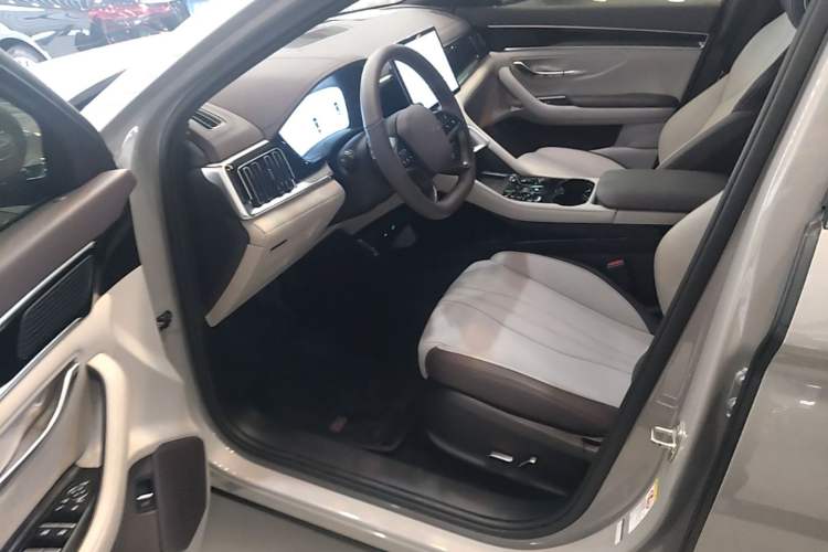 Used BYD Song PLUS New Energy 2025 EV 520km Luxury Version Driver Seat
