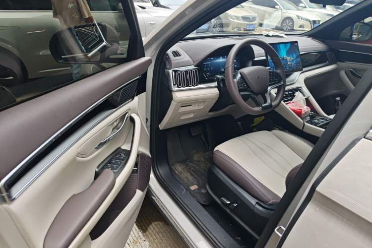Used BYD Song PLUS New Energy 2025 DM-i 112KM Prestige Model Driver Seat