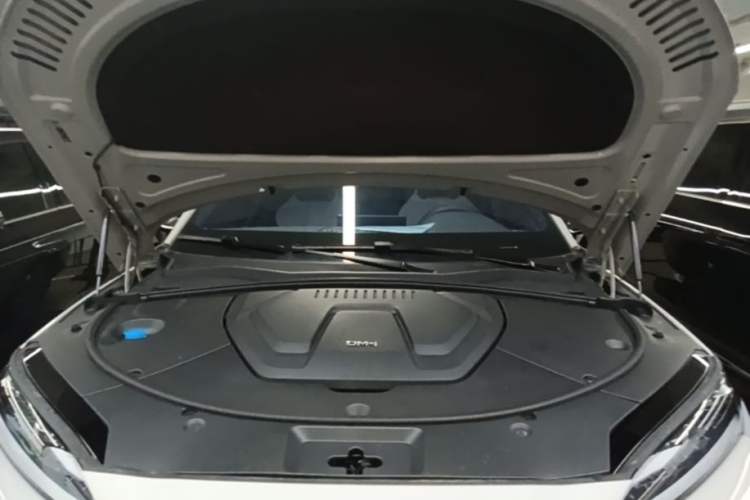 Used BYD Song PLUS New Energy 2025 DM-i 112KM Prestige Model Engine Bay