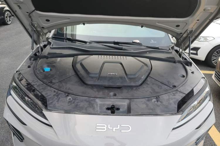 Used BYD Song PLUS New Energy 2025 DM-i 112KM Prestige Model Engine Bay