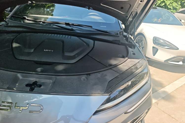 Used BYD Song PLUS New Energy 2025 DM-i 112KM Prestige Model Engine Bay Left