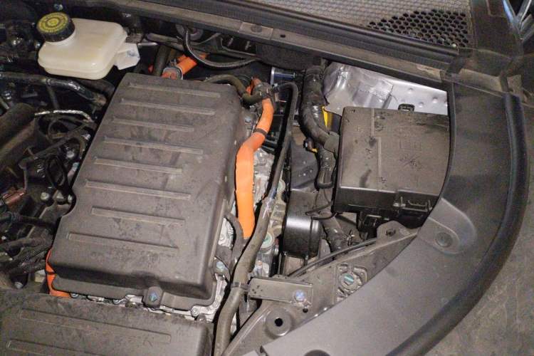 Used BYD Song PLUS New Energy 2025 DM-i Intelligent Driving 112KM Prestige Model Engine Bay Left