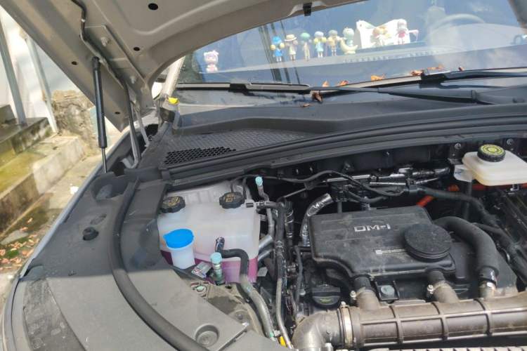 Used BYD Song PLUS New Energy 2025 DM-i Smart Drive 112KM Prestige Model Engine Bay Right