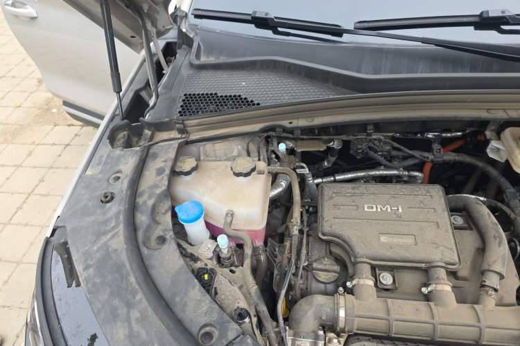 Used BYD Song PLUS New Energy 2025 DM-i Intelligent Driving 160KM Flagship Model Engine Bay Right