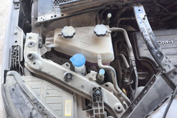 Used BYD Song PLUS New Energy 2025 DM-i 112KM Prestige Model Engine Bay Right