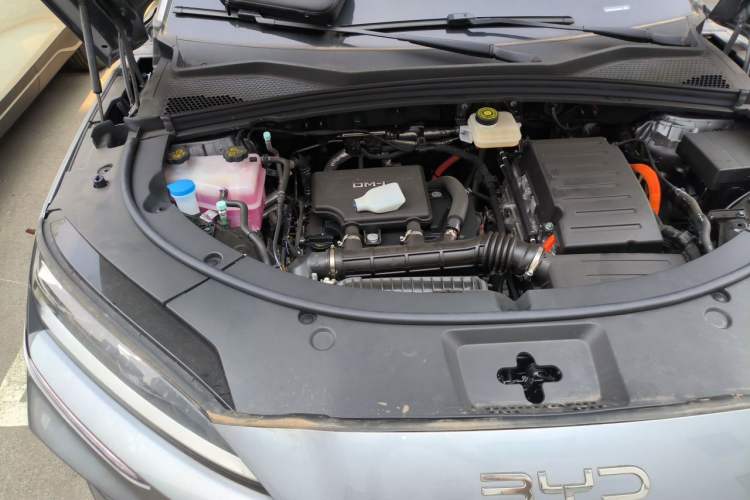 Used BYD Song PLUS New Energy 2025 DM-i Smart Drive 112KM Prestige Model Engine Bay Right