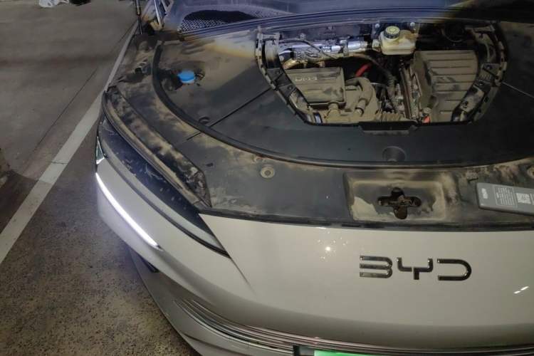 Used BYD Song PLUS New Energy 2025 DM-i 112KM Prestige Model Engine Bay Right
