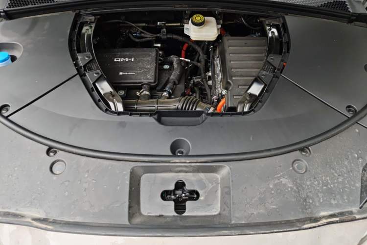 Used BYD Song PLUS New Energy 2025 DM-i 112KM Prestige Model Engine Bay