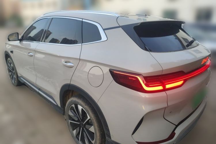 Used BYD Song PLUS New Energy 2025 EV Intelligent Driving Version 520km Premium Model Exterior 3