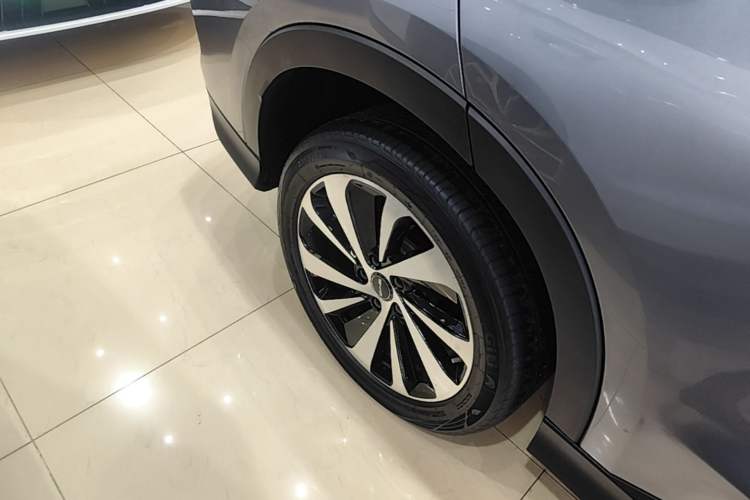 Used BYD Song PLUS New Energy 2025 EV Smart Drive Edition 605km Flagship Model Exterior 5