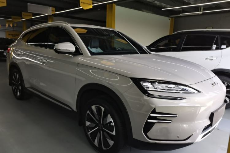 Used BYD Song PLUS New Energy 2025 EV 520km Premium Version Front Right 45 Deg