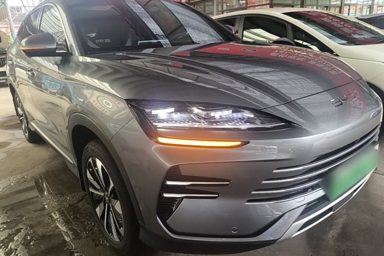 Used BYD Song PLUS New Energy 2025 DM-i 112KM Prestige Model Front Right 45 Deg