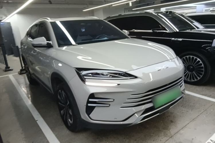 Used BYD Song PLUS New Energy 2025 DM-i 112KM Prestige Model Front Right 45 Deg