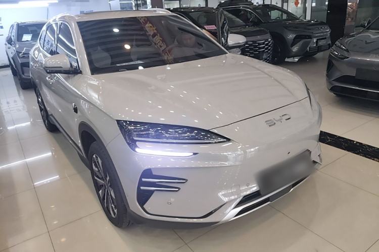 Used BYD Song PLUS New Energy 2025 EV 520km Luxury Version Front Right 45 Deg