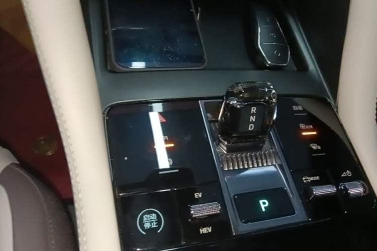 Used BYD Song PLUS New Energy 2025 DM-i 112KM Prestige Model Gear Lever