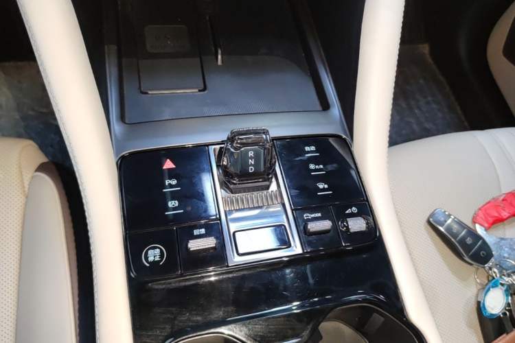 Used BYD Song PLUS New Energy 2025 EV 520km Premium Version Gear Lever