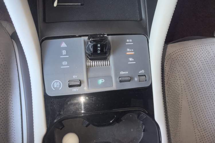 Used BYD Song PLUS New Energy 2025 DM-i 112KM Prestige Model Gear Lever