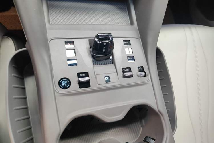 Used BYD Song PLUS New Energy 2025 EV 520km Luxury Version Gear Lever