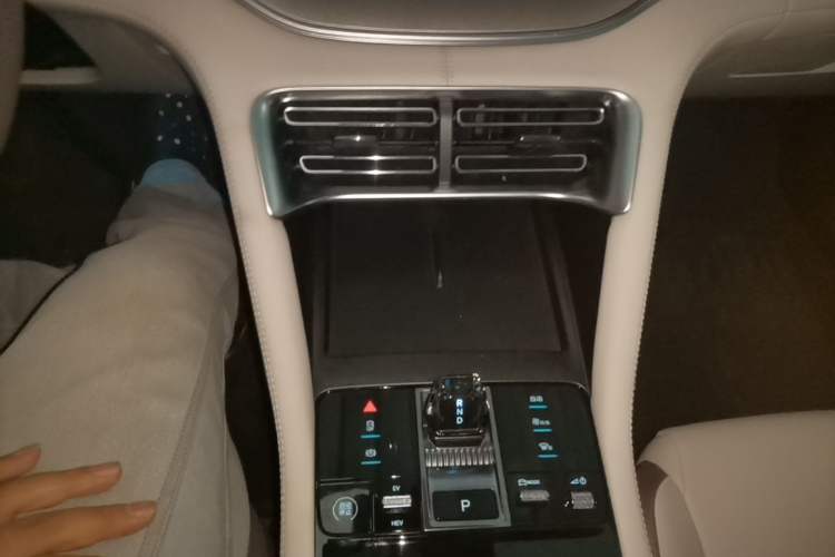 Used BYD Song PLUS New Energy 2025 DM-i 112KM Prestige Model Gear Lever