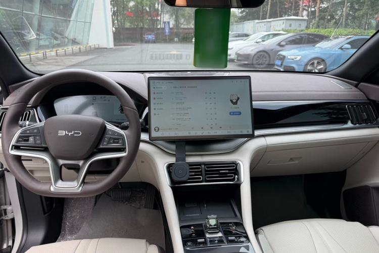 Used BYD Song PLUS New Energy 2025 DM-i 160KM Flagship Model Interior 1
