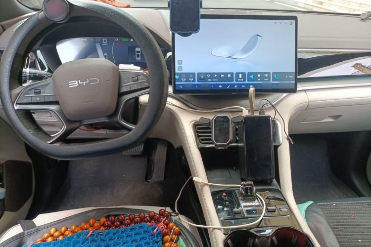 Used BYD Song PLUS New Energy 2025 EV 520km Premium Version Interior 2