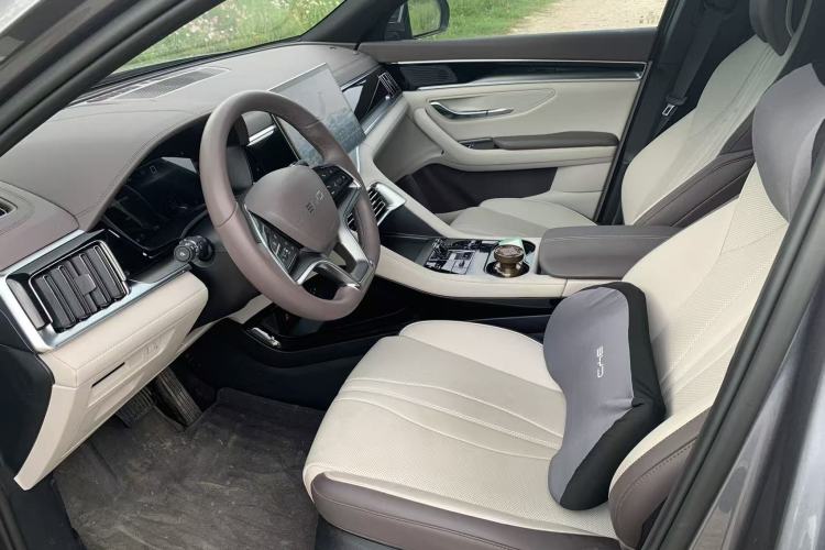 Used BYD Song PLUS New Energy 2025 EV 520km Premium Version Interior 2