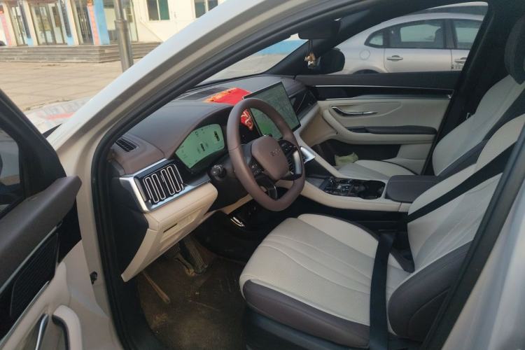 Used BYD Song PLUS New Energy 2025 EV Intelligent Driving Version 520km Premium Model Interior 3