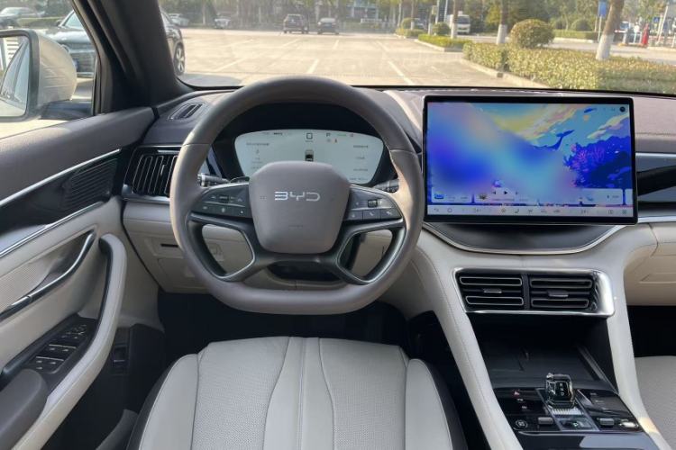 Used BYD Song PLUS New Energy 2025 EV Smart Drive Edition 605km Flagship Model Interior 3