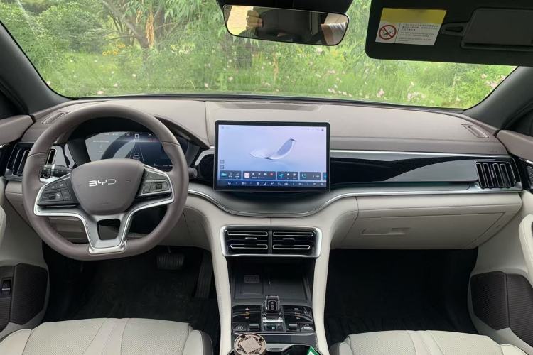 Used BYD Song PLUS New Energy 2025 EV 520km Premium Version Interior 3