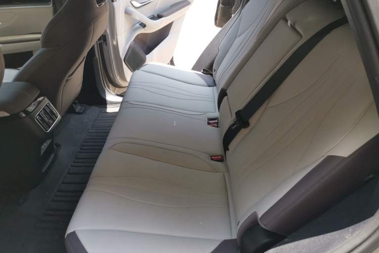 Used BYD Song PLUS New Energy 2025 DM-i 75KM Luxury Model Interior 4