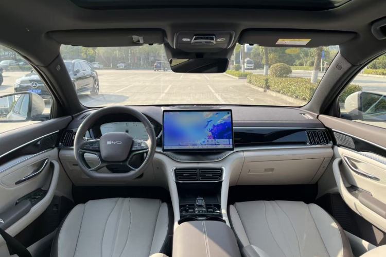 Used BYD Song PLUS New Energy 2025 EV Smart Drive Edition 605km Flagship Model Interior 4