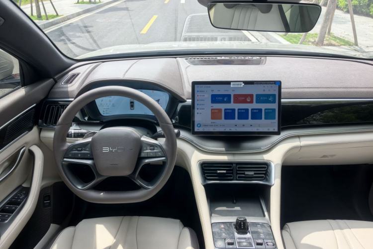 Used BYD Song PLUS New Energy 2025 DM-i Intelligent Driving 112KM Prestige Model Interior 4