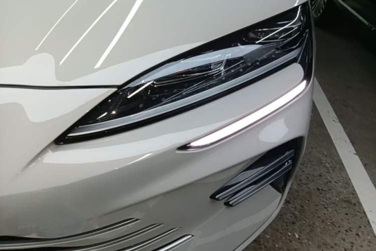 Used BYD Song PLUS New Energy 2025 DM-i 112KM Prestige Model Left Front Headlight