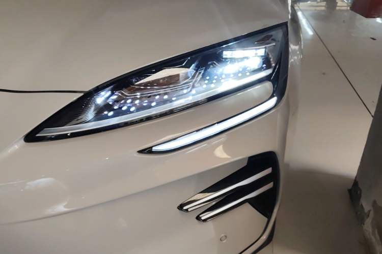 Used BYD Song PLUS New Energy 2025 EV Intelligent Driving Version 520km Premium Model Left Front Headlight