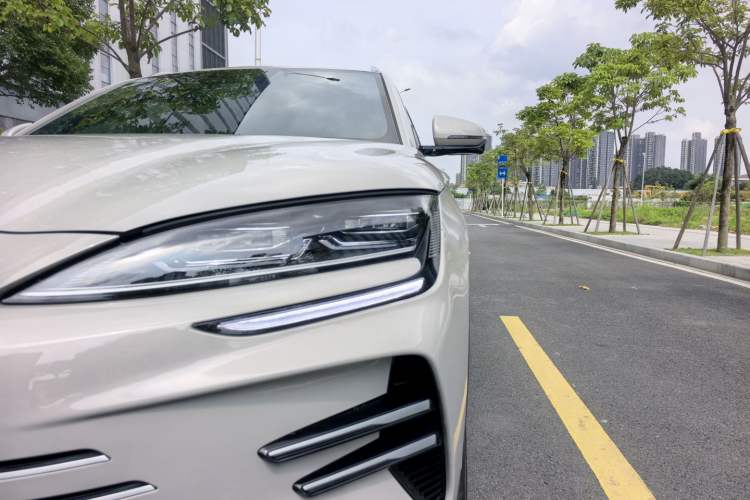 Used BYD Song PLUS New Energy 2025 DM-i Intelligent Driving 112KM Prestige Model Left Front Headlight