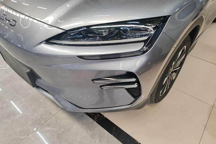 Used BYD Song PLUS New Energy 2025 EV 520km Luxury Version Left Front Headlight