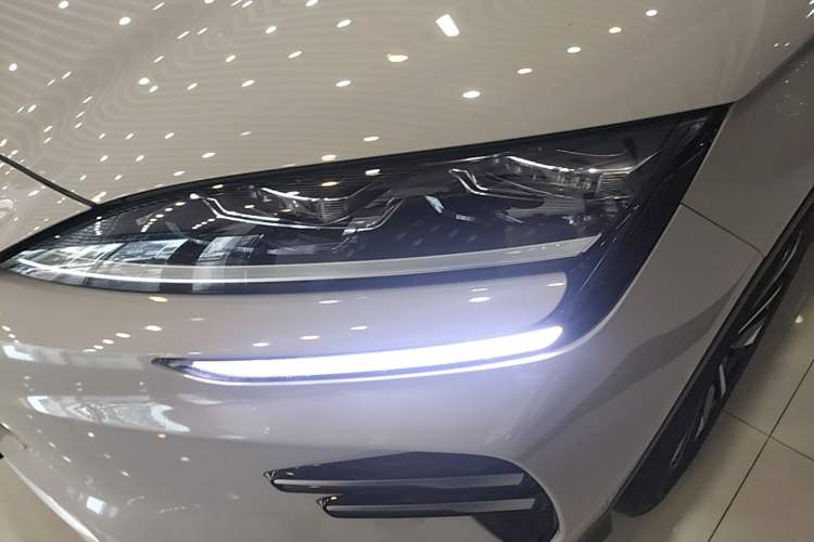 Used BYD Song PLUS New Energy 2025 EV 520km Luxury Version Left Front Headlight