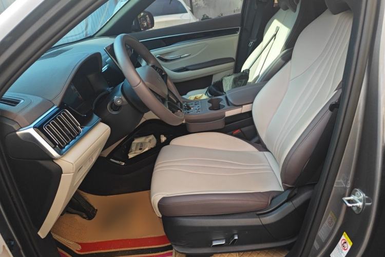 Used BYD Song PLUS New Energy 2025 EV 520km Luxury Version Left Front Seat