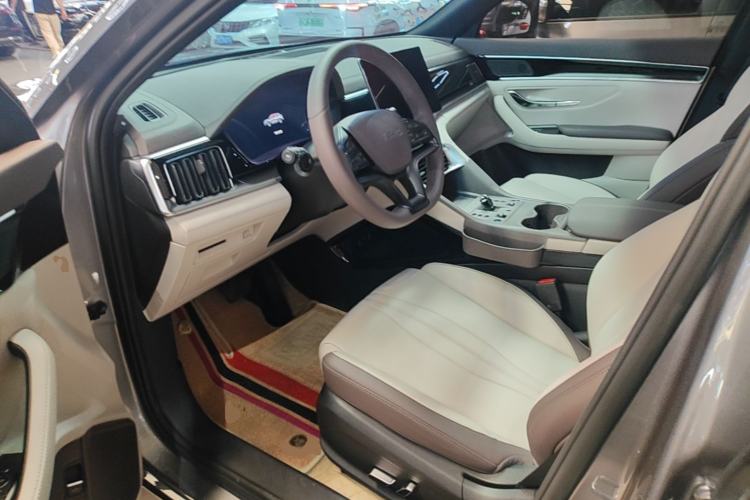 Used BYD Song PLUS New Energy 2025 EV 520km Luxury Version Left Front Seat