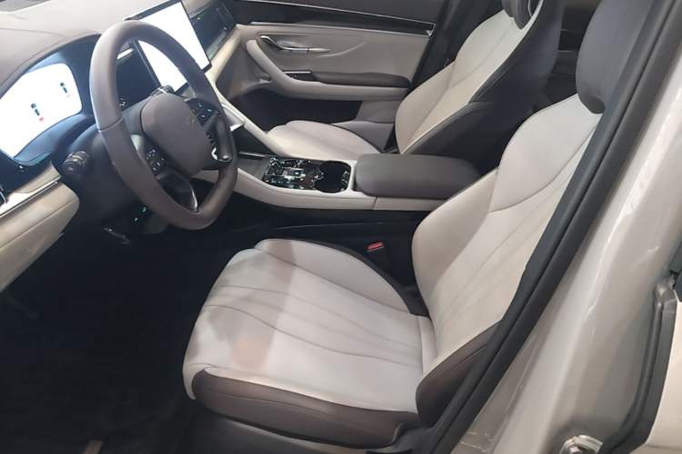 Used BYD Song PLUS New Energy 2025 EV 520km Luxury Version Left Front Seat