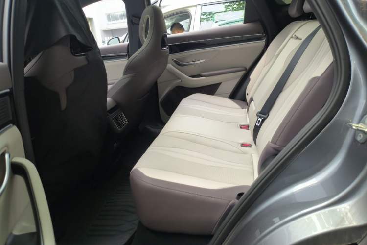 Used BYD Song PLUS New Energy 2025 DM-i Smart Drive 112KM Prestige Model Left Rear Seat