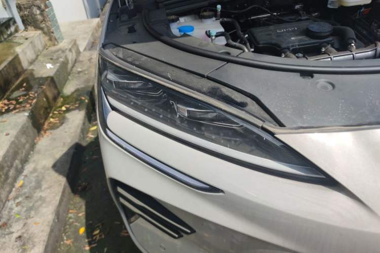 Used BYD Song PLUS New Energy 2025 DM-i Smart Drive 112KM Prestige Model Right Front Headlight
