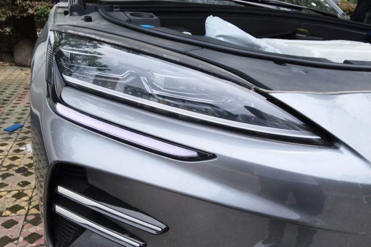Used BYD Song PLUS New Energy 2025 EV Intelligent Driving Version 520km Premium Model Right Front Headlight