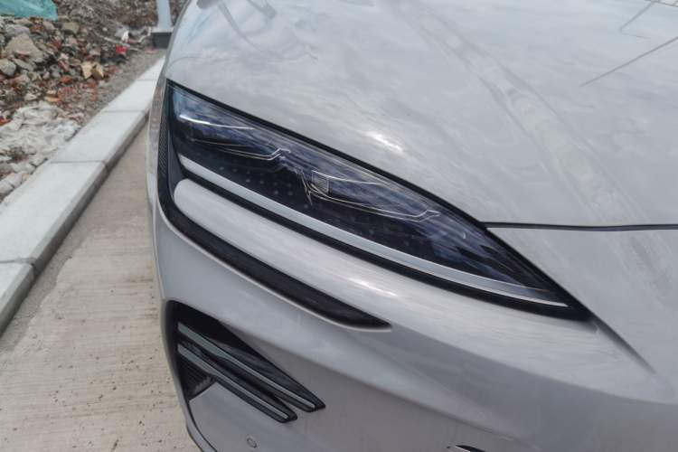 Used BYD Song PLUS New Energy 2025 DM-i Intelligent Driving 160KM Flagship Model Right Front Headlight